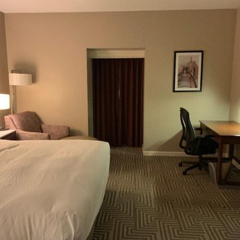 Hilton St. Louis Frontenac - Jr. Suite king bed - Hotels Near Me - Saint Louis, Missouri Hilton St. Louis Frontenac - Jr. Suite king bed - Hotels Near Me - Saint Louis, Missouri