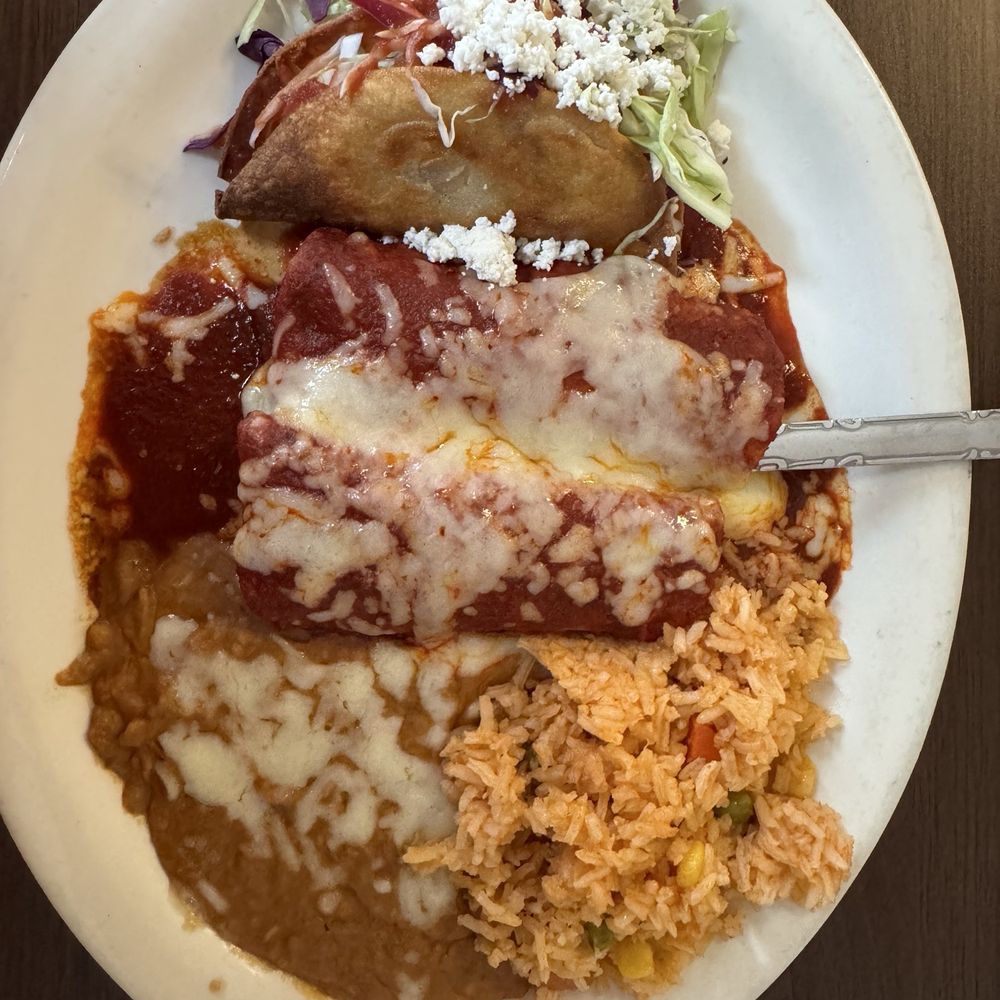 La Indita - Combination plate #5. Spinach Enchilada, Mushroom Enchilada, Potato Taco - Mexican Near Me - Tucson, Arizona La Indita - Combination plate #5. Spinach Enchilada, Mushroom Enchilada, Potato Taco - Mexican Near Me - Tucson, Arizona