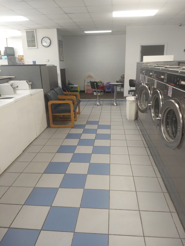 SOAPY JOE’S Updated September 2024 2711 Veterans Memorial Dr, Mount Vernon, Illinois Car