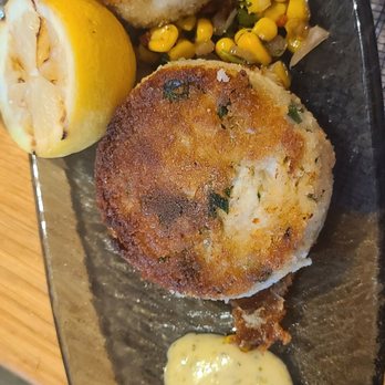 Drift Kitchen & Bar - Hutchinson Shores Resort - Crab cakes - Seafood Near Me - Jensen Beach, Florida