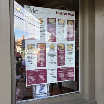 The Met of Freeport - Outside window with menu - Breakfast & Brunch Near Me - Freeport, Maine The Met of Freeport - Outside window with menu - Breakfast & Brunch Near Me - Freeport, Maine