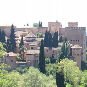La Alhambra y El Generalife - Landmarks & Historical Buildings Near Me - Granada, GR La Alhambra y El Generalife - Landmarks & Historical Buildings Near Me - Granada, GR