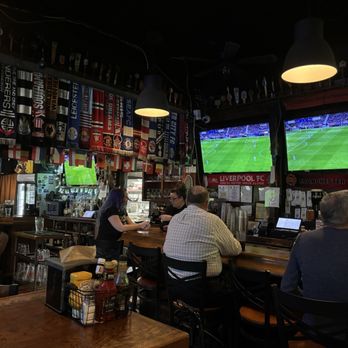 Brewhouse Cafe - Spacious Interior - Pubs Near Me - Atlanta, Georgia Brewhouse Cafe - Spacious Interior - Pubs Near Me - Atlanta, Georgia