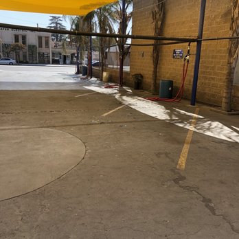 Burbank Express Car Wash - Free vacuum stations - Car Wash Near Me - Burbank, California