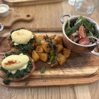Canto - Upper West Side - Pancetta Eggs Benedict - Italian Near Me - New York, New York Canto - Upper West Side - Pancetta Eggs Benedict - Italian Near Me - New York, New York