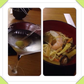 寰宇堂 - Its Noodle Bar and Long Bar actually made me a delicious bowl of Shrimp Noodle Soup and a very decent, dry Martini! :-) 01.12.15 - Airport Lounges Near Me - Hong Kong, HK
