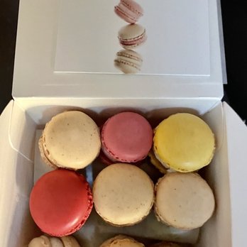 Sprüngli - Chocolatiers & Shops Near Me - Geneva, GE