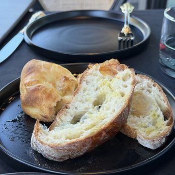 Rimini Restaurant - On the House Bread With Olive Oil - Italian Near Me - Kirkland, Washington Rimini Restaurant - On the House Bread With Olive Oil - Italian Near Me - Kirkland, Washington
