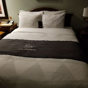 Brand Plaza Hotel - Hotels Near Me - Glendale, California
