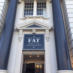 Fat Sally'S Pub & Restaurant - Fat Sally's majestic entrance