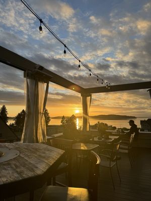 Topside Bar & Grill by null