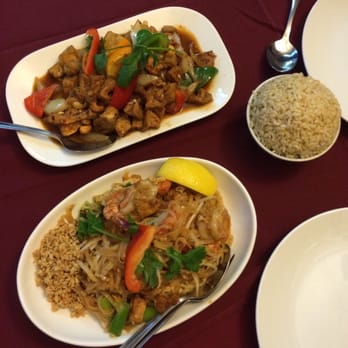 Sorn Thai Restaurant - Stir tofu with cashew / pad thai was good - Thai Near Me - Toronto, Ontario Sorn Thai Restaurant - Stir tofu with cashew / pad thai was good - Thai Near Me - Toronto, Ontario