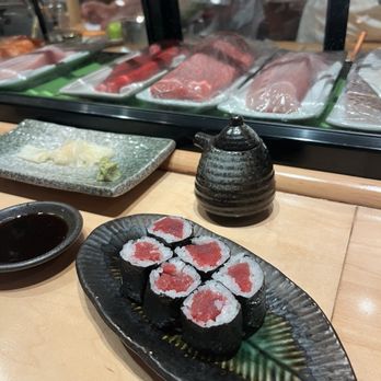 Asanebo - tuna cut roll - Sushi Bars Near Me - Studio City, California Asanebo - tuna cut roll - Sushi Bars Near Me - Studio City, California