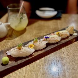 Big Catch Sushi - Madai nigiri