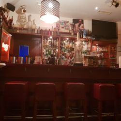 Birdcage Bar & Lounge
