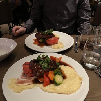 Harpers Landing - Butler Steak - Bars Near Me - Oakville, Ontario