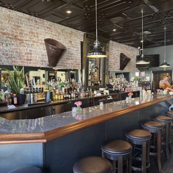 Catelli's - Beautiful bar - New American Near Me - Geyserville, California Catelli's - Beautiful bar - New American Near Me - Geyserville, California