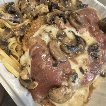 Ricado's Italian Restaurant - Chicken saltimboca - Italian Near Me - Aiea, Hawaii