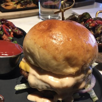 Baldamar - The happy hour burger (4.5/5) - New American Near Me - Roseville, Minnesota