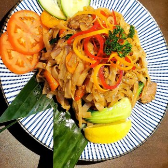 The Friendly Thai - Beef Pad See-Ew - Thai Near Me - Toronto, Ontario The Friendly Thai - Beef Pad See-Ew - Thai Near Me - Toronto, Ontario