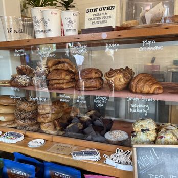 Lucky Llama Coffee - Pastries - Acai Bowls Near Me - Carpinteria, California Lucky Llama Coffee - Pastries - Acai Bowls Near Me - Carpinteria, California