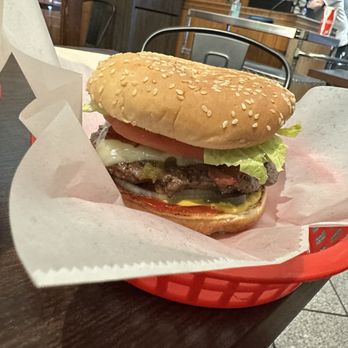 Metro Caffe - My boyfriend's burger - Burgers Near Me - San Francisco, California