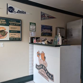 Bear Steak Sandwiches - Interior decor - Sandwiches Near Me - Toronto, Ontario