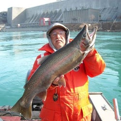 Niagara River Guide service - The Niagara Gorge is the Backdrop for some of the Best fishing in the world!!