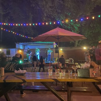 Sunny's Backyard - Pubs Near Me - Austin, Texas