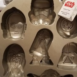 Williams-Sonoma - May the force be with your cupcakes