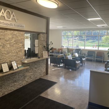 Brian Butzen MD - Animas Orthopedic Associates - Front desk view at Animas Orthopedic Associates - Brian Butzen MD's clinic location - Orthopedists Near Me - Durango, Colorado Brian Butzen MD - Animas Orthopedic Associates - Front desk view at Animas Orthopedic Associates - Brian Butzen MD's clinic location - Orthopedists Near Me - Durango, Colorado
