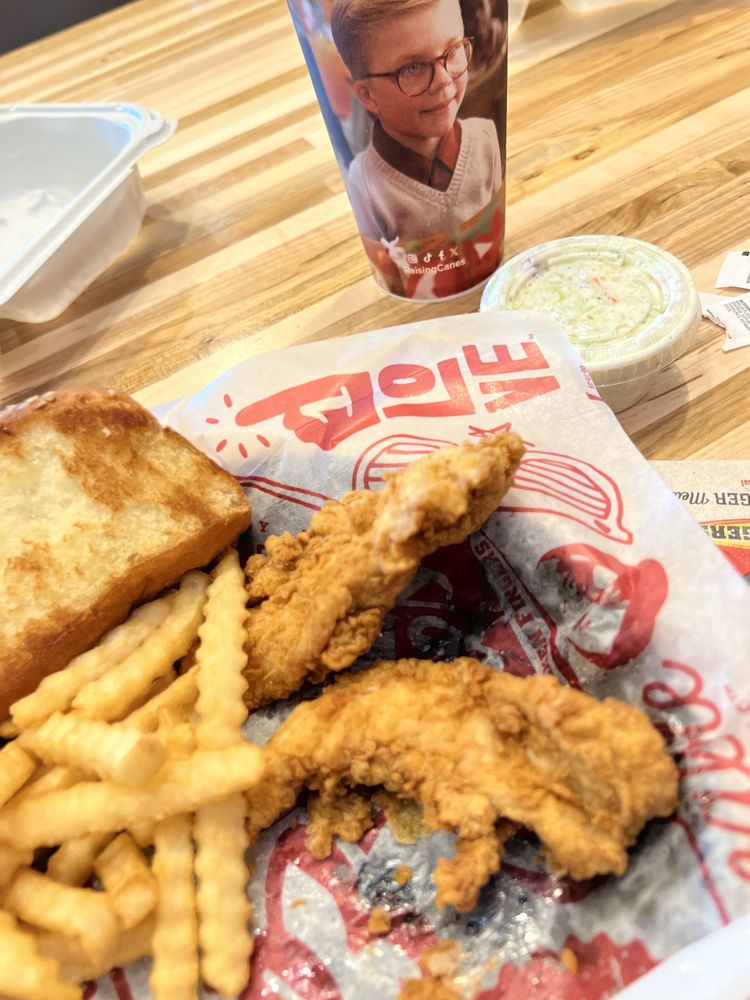 Food from Raising Cane's Chicken Fingers