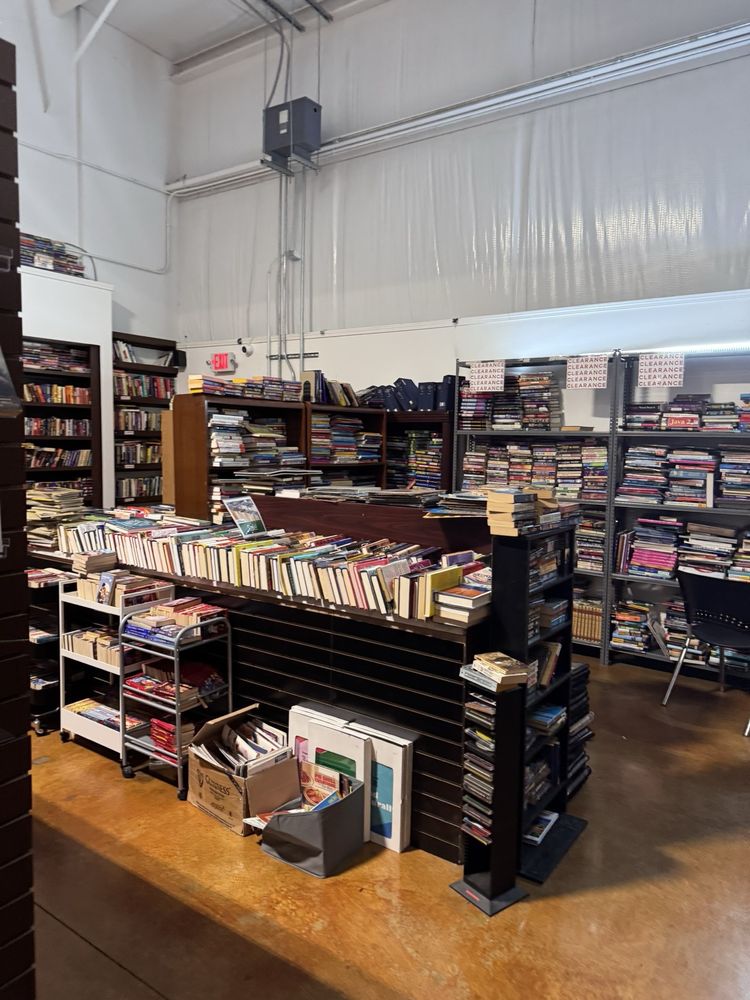 Houston Book Warehouse Logo