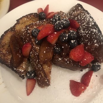 CAFÉ LULUc - Brioche French Toast with Apple Compote - French Near Me - Brooklyn, New York CAFÉ LULUc - Brioche French Toast with Apple Compote - French Near Me - Brooklyn, New York