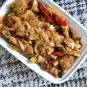 SAGE - beef pad kee mao - Thai Near Me - Brooklyn, New York