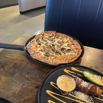 Evolve Brewing by Aces & Ales - Beer Bar Near Me - Las Vegas, Nevada Evolve Brewing by Aces & Ales - Beer Bar Near Me - Las Vegas, Nevada