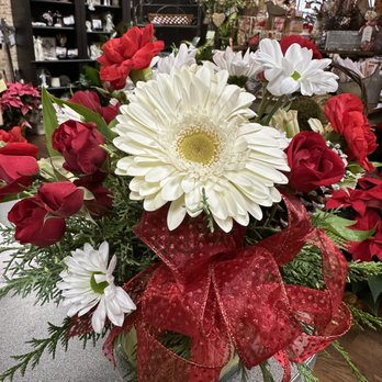 Petals Boutique Flowers - Florists Near Me - Dyer, Indiana Petals Boutique Flowers - Florists Near Me - Dyer, Indiana