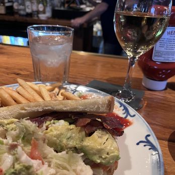 The Gloucester House - Lobster BLT w avocado and a Buttr Chardonnay - Seafood Near Me - Gloucester, Massachusetts