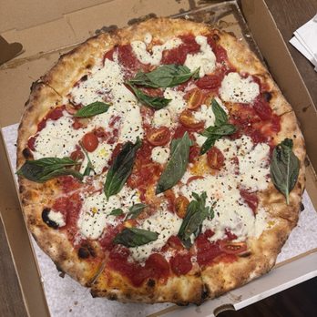 A Legna - Burrata Roberto 16 - Italian Near Me - Morristown, New Jersey
