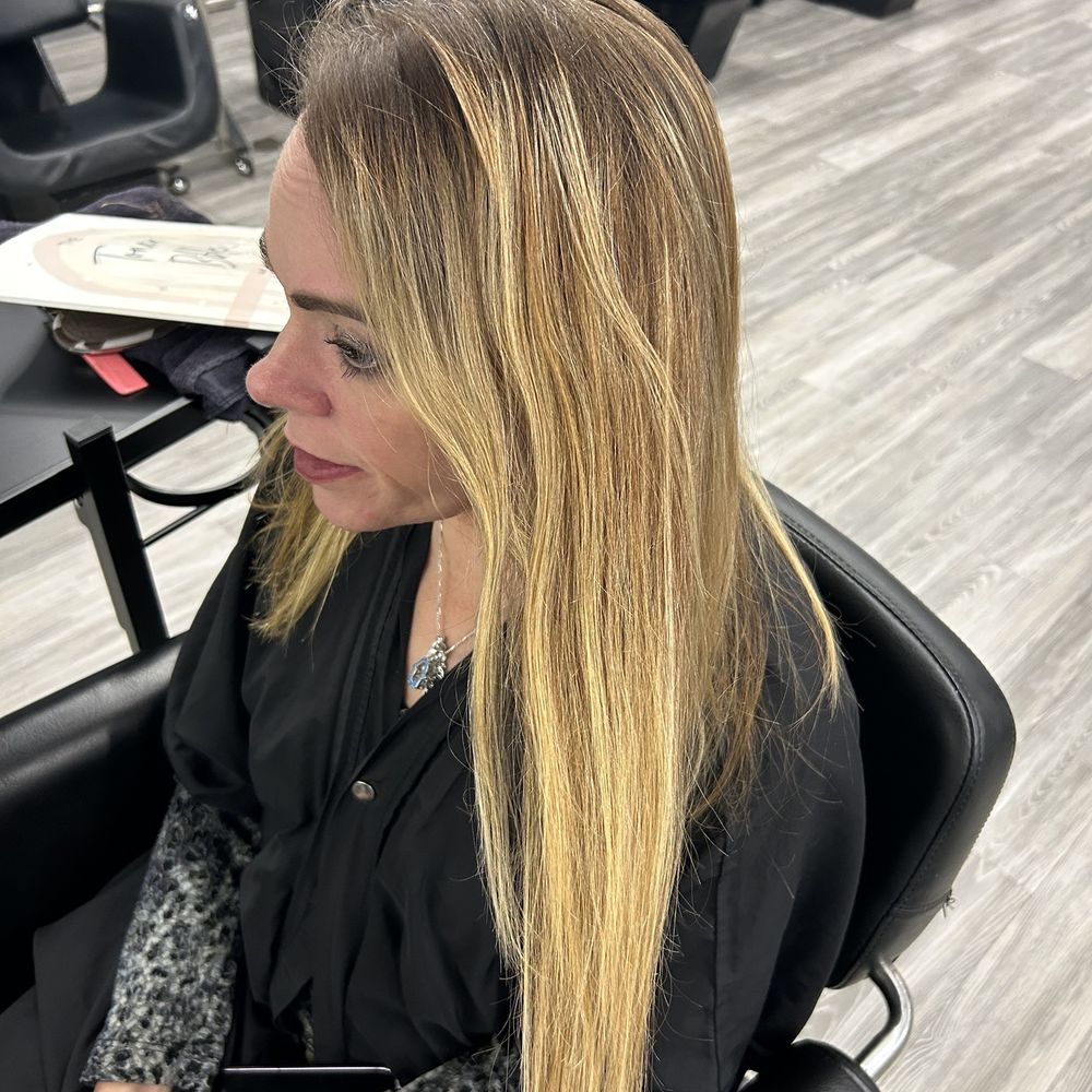 Modish Salon Professional - Yikes! Before photo. - Hair Salons Near Me - San Antonio, Texas Modish Salon Professional - Yikes! Before photo. - Hair Salons Near Me - San Antonio, Texas