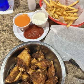 Holties Restaurant & Pub - American Near Me - Barnhart, Missouri