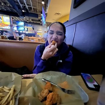 Buffalo Wild Wings - American Near Me - Davenport, Iowa