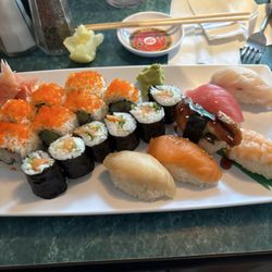 Hatsuhana Express - Sushi Plate