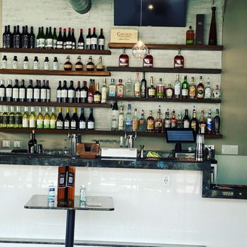 Risü - Fully stocked bar with hand crafted cocktails - New American Near Me - Long Beach, California Risü - Fully stocked bar with hand crafted cocktails - New American Near Me - Long Beach, California