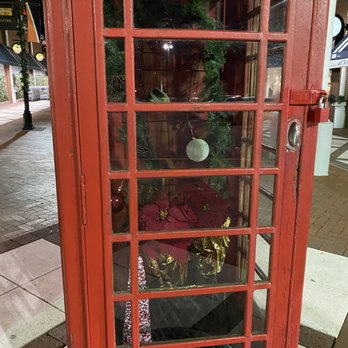 Plainview Shopping Centre - phone booth with holiday decor - Shopping Centers Near Me - Plainview, New York