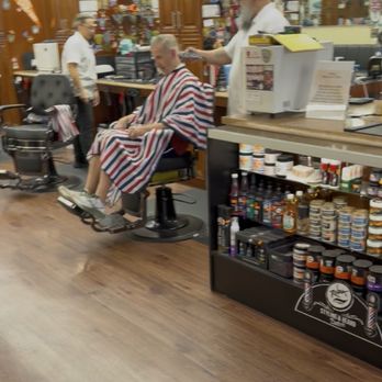 Del's Barbershop - Recorded the conversation coming from the owner when he was mistreating me for only 3-5 minutes late while I wasalready close to the shop. - Barbers Near Me - Weston, Florida Del's Barbershop - Recorded the conversation coming from the owner when he was mistreating me for only 3-5 minutes late while I wasalready close to the shop. - Barbers Near Me - Weston, Florida