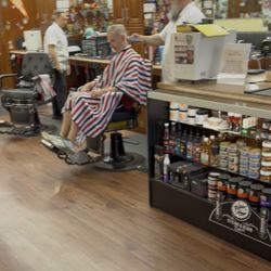 Del's Barbershop - Recorded the conversation coming from the owner when he was mistreating me for only 3-5 minutes late while I wasalready close to the shop.