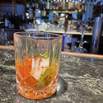 Emerald Lake Lodge - Muddle Traditional Italian Negroni by Callum - Hotels Near Me - Field, British Columbia