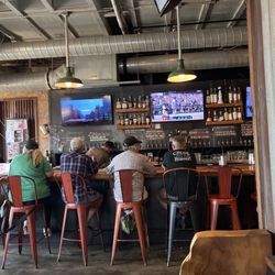Napa Palisades Saloon - Full bar
