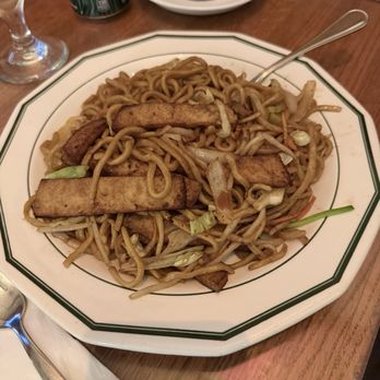 Big Lantern - Meatless chicken chow mein - Dim Sum Near Me - San Francisco, California Big Lantern - Meatless chicken chow mein - Dim Sum Near Me - San Francisco, California